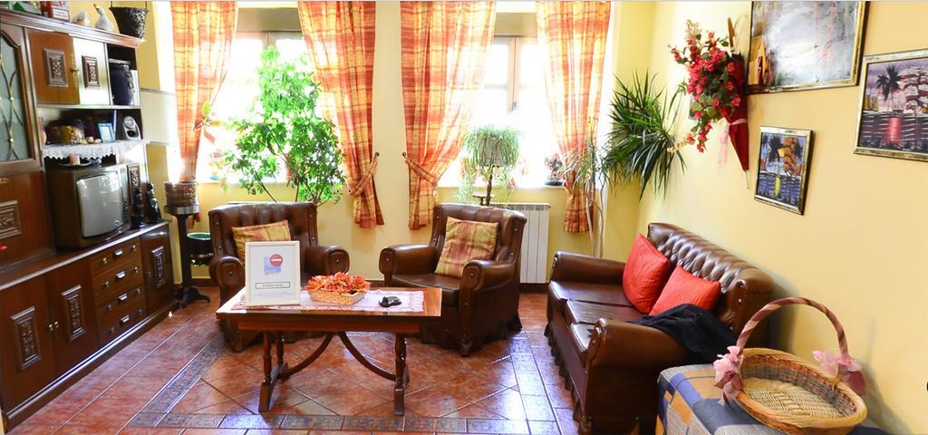 Hostal Bar Stop Hotel Velilla del Rio Carrion Luaran gambar